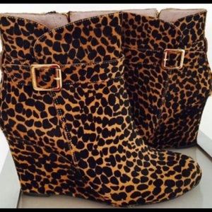 Vince Camuto Leopard booties